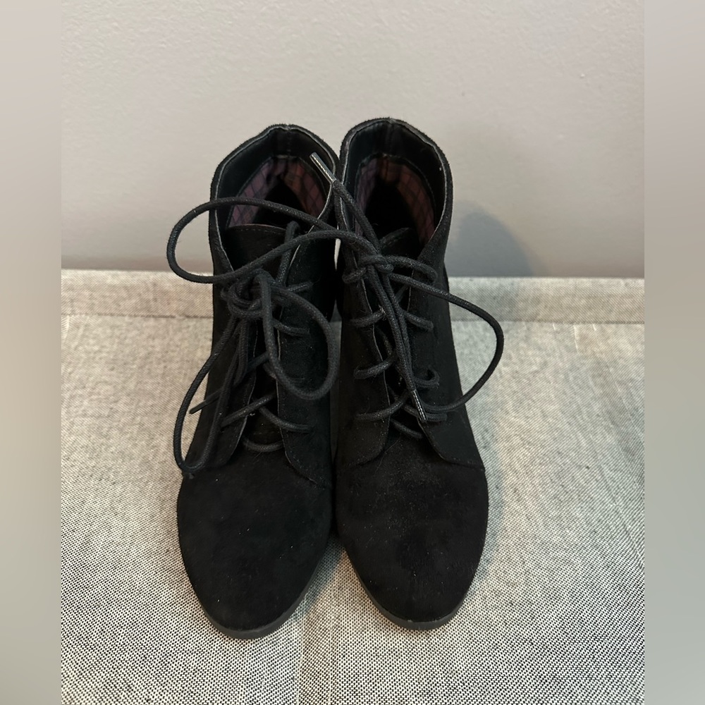Heeled booties